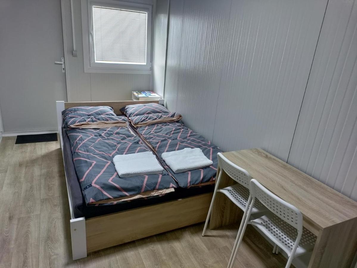 Domino Apartment Hluboka nad Vltavou Bagian luar foto